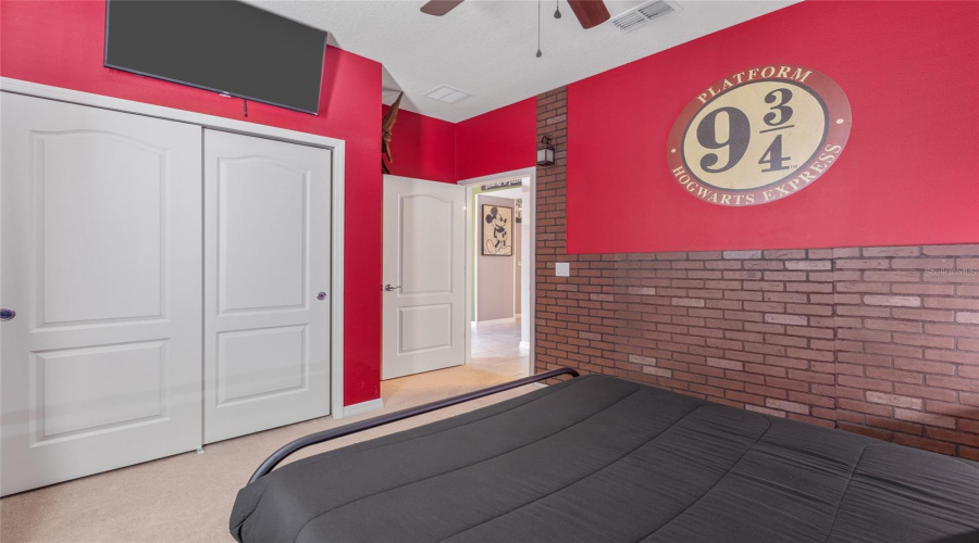 DAVENPORT, Florida 33837, 5 Bedrooms Bedrooms, ,4 BathroomsBathrooms,Residential,For Sale,OAKMOSS LOOP,0,MFRO6357256