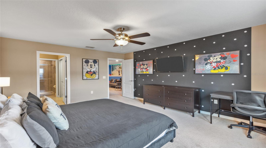 DAVENPORT, Florida 33837, 5 Bedrooms Bedrooms, ,4 BathroomsBathrooms,Residential,For Sale,OAKMOSS LOOP,0,MFRO6357256