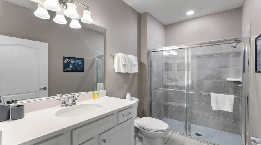 DAVENPORT, Florida 33837, 5 Bedrooms Bedrooms, ,4 BathroomsBathrooms,Residential,For Sale,OAKMOSS LOOP,0,MFRO6357256