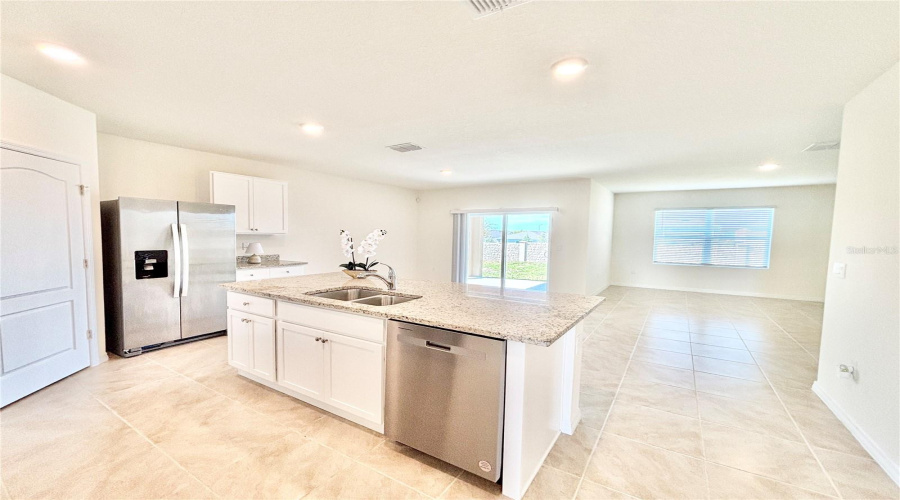 DAVENPORT, Florida 33837, 4 Bedrooms Bedrooms, ,2 BathroomsBathrooms,Residential,For Sale,GENTLE RAIN,0,MFRO6358411