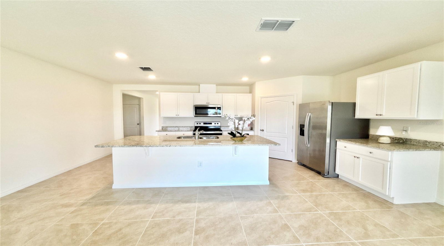 DAVENPORT, Florida 33837, 4 Bedrooms Bedrooms, ,2 BathroomsBathrooms,Residential,For Sale,GENTLE RAIN,0,MFRO6358411
