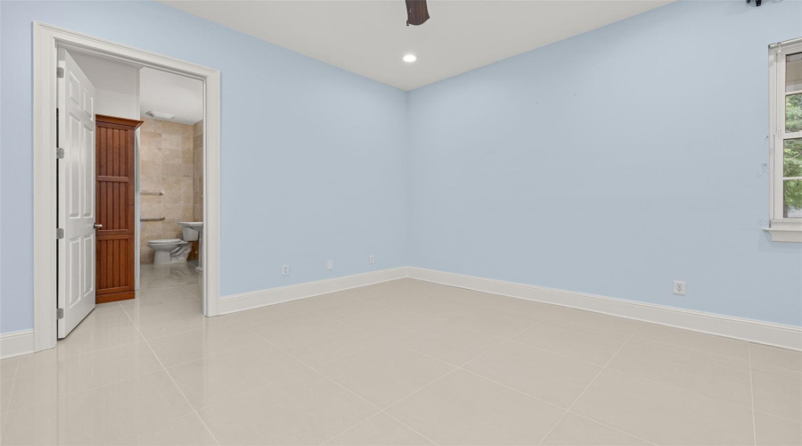 First Floor Ensuite - Bedroom #2