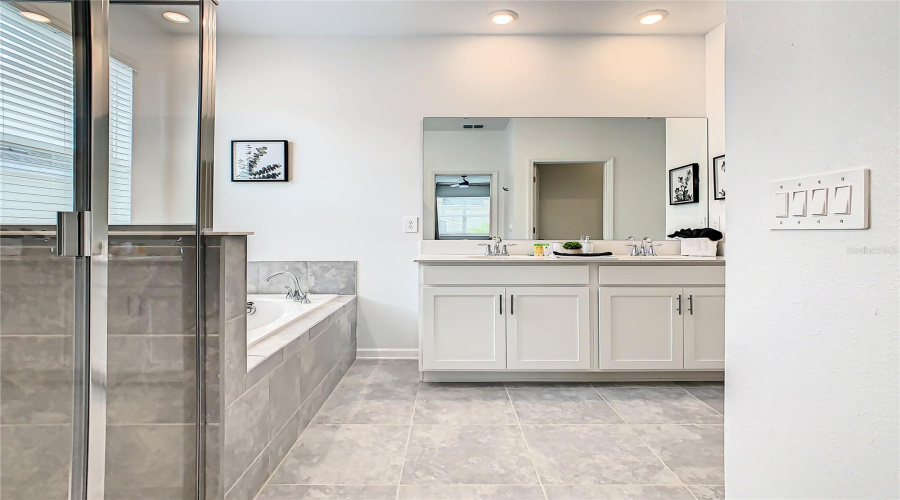 DAVENPORT, Florida 33896, 3 Bedrooms Bedrooms, ,2 BathroomsBathrooms,Residential,For Sale,CABOT CLIFFS,0,MFRO6413862