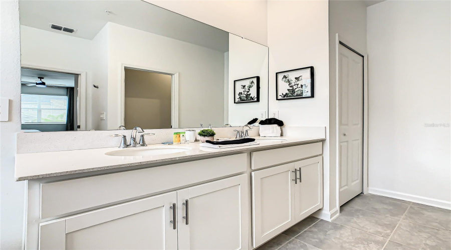 DAVENPORT, Florida 33896, 3 Bedrooms Bedrooms, ,2 BathroomsBathrooms,Residential,For Sale,CABOT CLIFFS,0,MFRO6413862