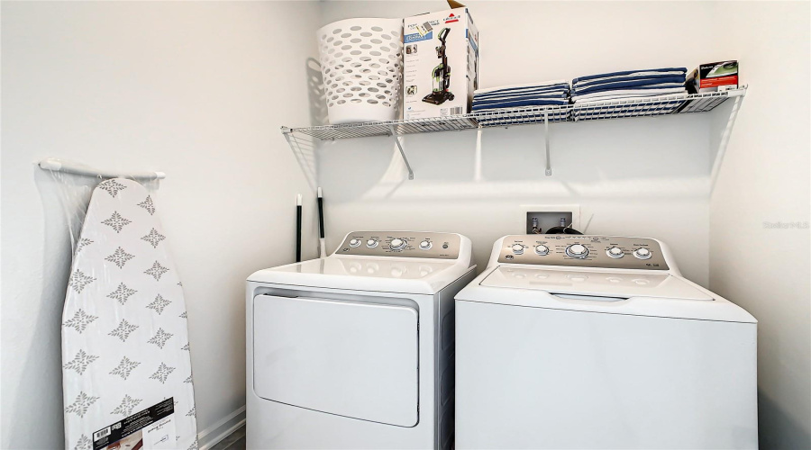 DAVENPORT, Florida 33896, 3 Bedrooms Bedrooms, ,2 BathroomsBathrooms,Residential,For Sale,CABOT CLIFFS,0,MFRO6413862