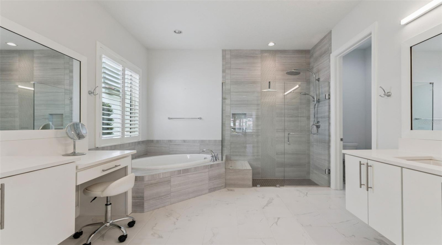 ORLANDO, Florida 32836, 5 Bedrooms Bedrooms, ,4 BathroomsBathrooms,Residential,For Sale,ROYAL CYPRESS,0,MFRV4949198