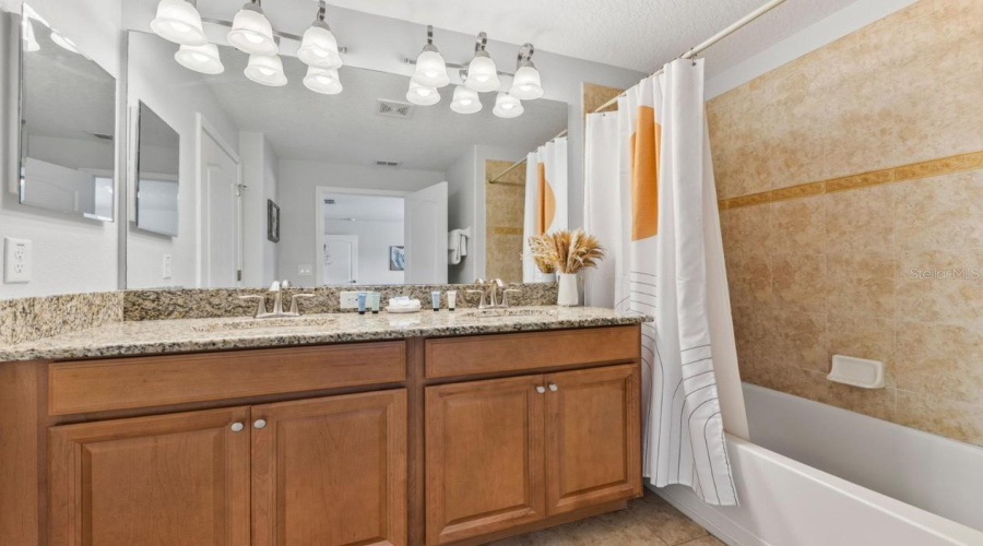 KISSIMMEE, Florida 34747, 4 Bedrooms Bedrooms, ,3 BathroomsBathrooms,Residential,For Sale,CANDY PALM,0,MFRS5151394