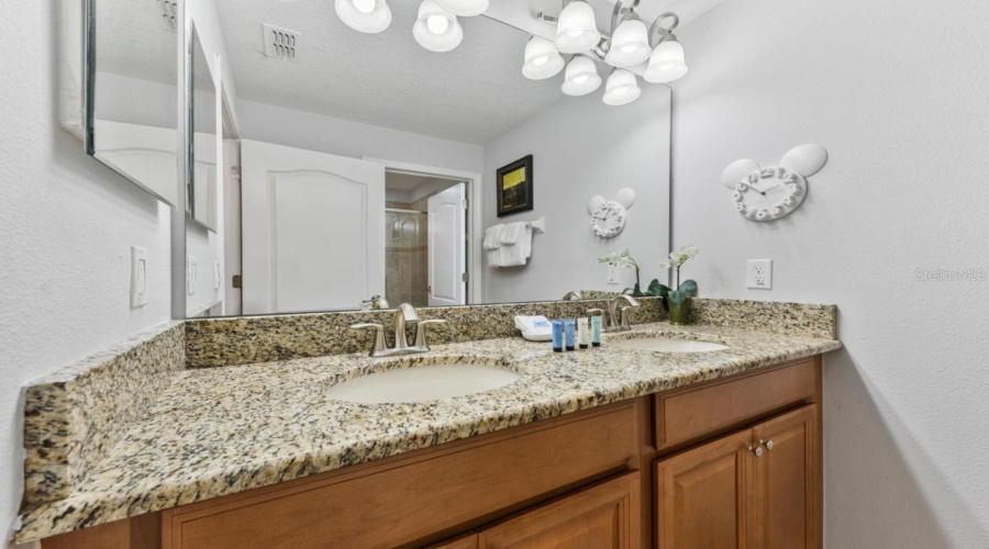 KISSIMMEE, Florida 34747, 4 Bedrooms Bedrooms, ,3 BathroomsBathrooms,Residential,For Sale,CANDY PALM,0,MFRS5151394