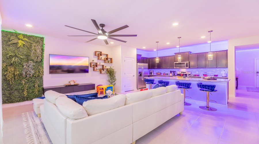 DAVENPORT, Florida 33897, 5 Bedrooms Bedrooms, ,4 BathroomsBathrooms,Residential,For Sale,LANA,0,MFRS5151388