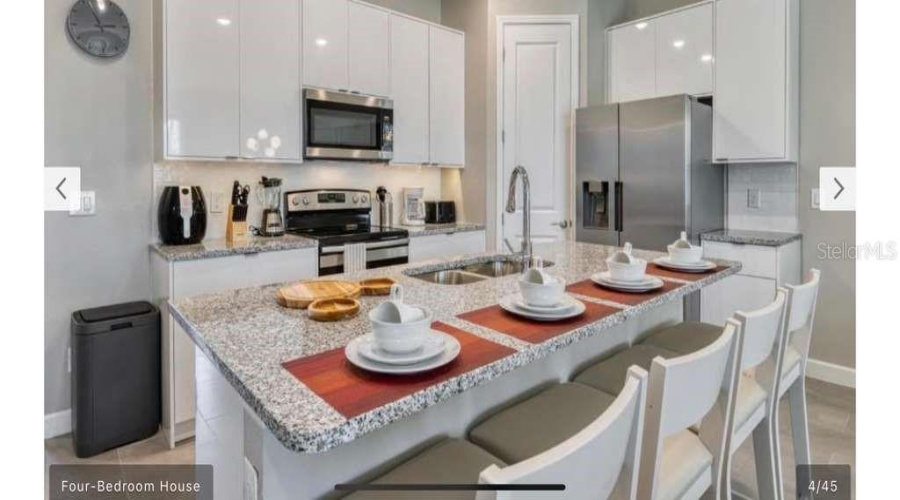 KISSIMMEE, Florida 34747, 4 Bedrooms Bedrooms, ,4 BathroomsBathrooms,Residential,For Sale,FORMOSA VALLEY,0,MFRO6414315