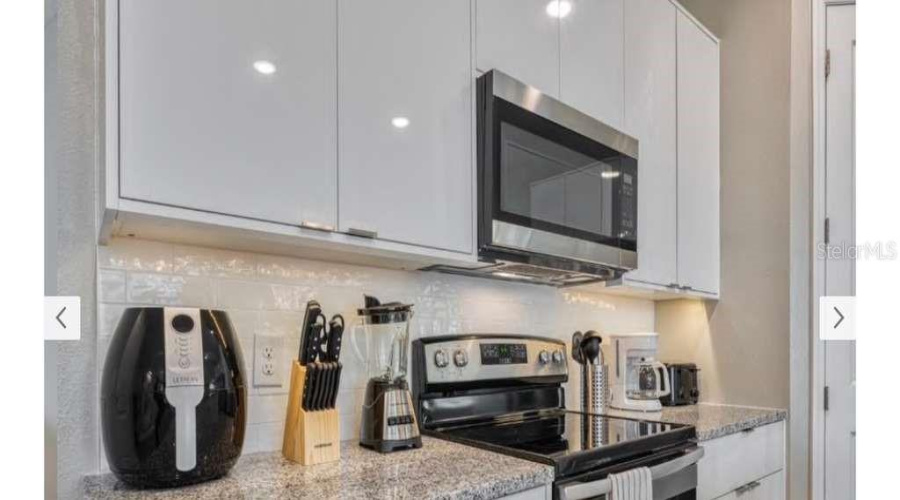 KISSIMMEE, Florida 34747, 4 Bedrooms Bedrooms, ,4 BathroomsBathrooms,Residential,For Sale,FORMOSA VALLEY,0,MFRO6414315