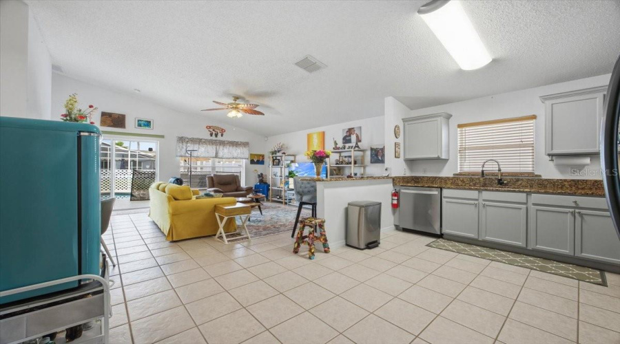DAVENPORT, Florida 33897, 4 Bedrooms Bedrooms, ,3 BathroomsBathrooms,Residential,For Sale,LOCKBREEZE,0,MFRTB8516176