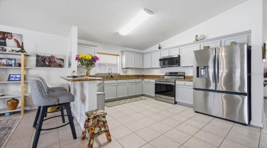 DAVENPORT, Florida 33897, 4 Bedrooms Bedrooms, ,3 BathroomsBathrooms,Residential,For Sale,LOCKBREEZE,0,MFRTB8516176