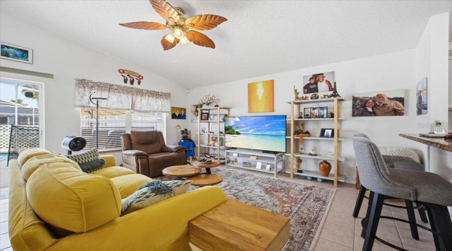 DAVENPORT, Florida 33897, 4 Bedrooms Bedrooms, ,3 BathroomsBathrooms,Residential,For Sale,LOCKBREEZE,0,MFRTB8516176