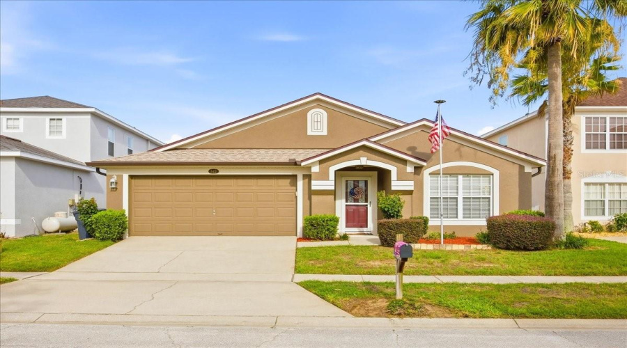 DAVENPORT, Florida 33897, 4 Bedrooms Bedrooms, ,3 BathroomsBathrooms,Residential,For Sale,LOCKBREEZE,0,MFRTB8516176
