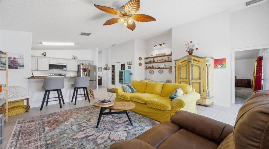 DAVENPORT, Florida 33897, 4 Bedrooms Bedrooms, ,3 BathroomsBathrooms,Residential,For Sale,LOCKBREEZE,0,MFRTB8516176
