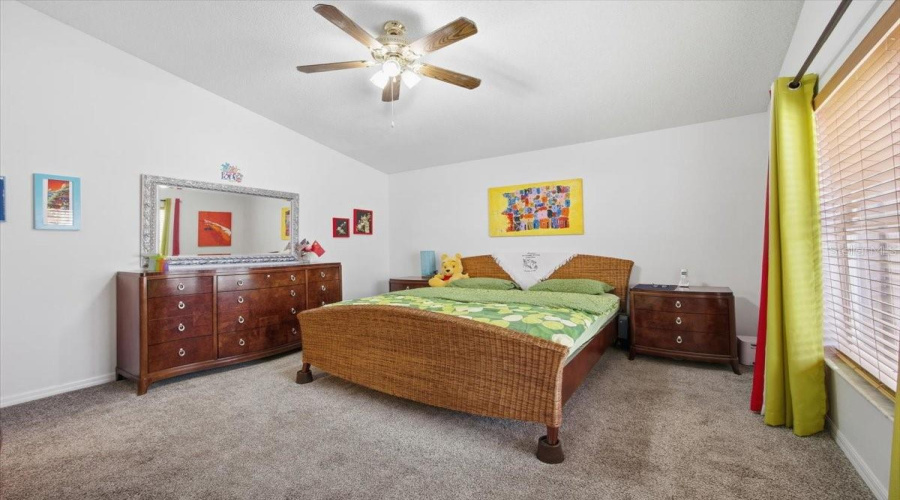 DAVENPORT, Florida 33897, 4 Bedrooms Bedrooms, ,3 BathroomsBathrooms,Residential,For Sale,LOCKBREEZE,0,MFRTB8516176