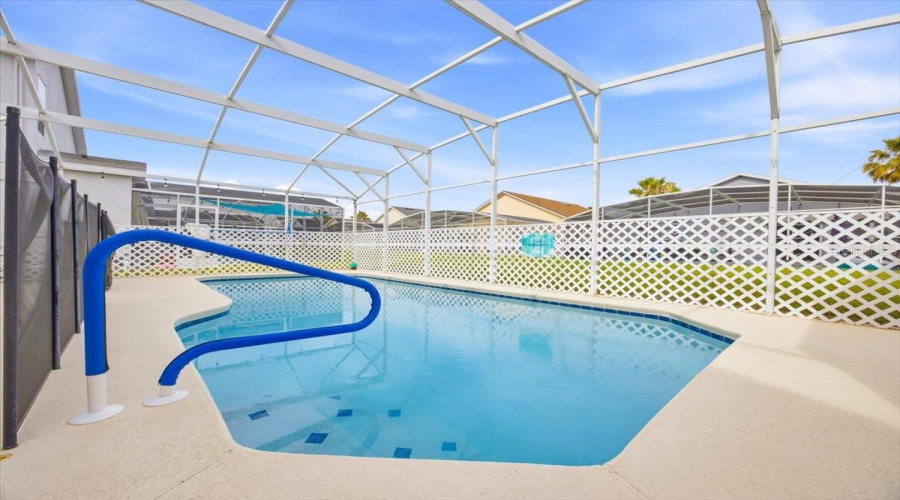 DAVENPORT, Florida 33897, 4 Bedrooms Bedrooms, ,3 BathroomsBathrooms,Residential,For Sale,LOCKBREEZE,0,MFRTB8516176