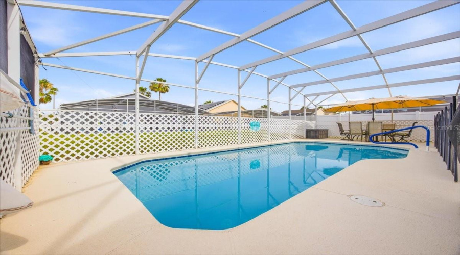 DAVENPORT, Florida 33897, 4 Bedrooms Bedrooms, ,3 BathroomsBathrooms,Residential,For Sale,LOCKBREEZE,0,MFRTB8516176
