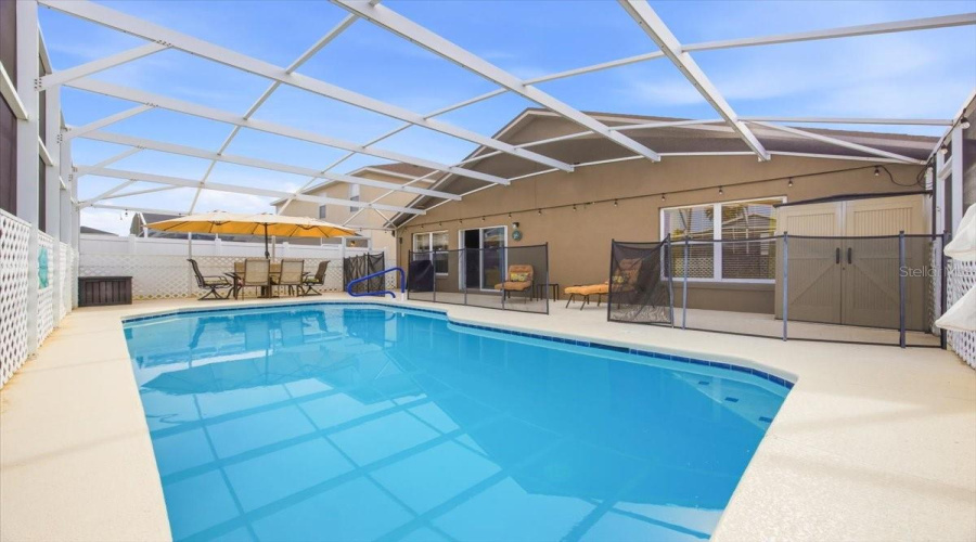 DAVENPORT, Florida 33897, 4 Bedrooms Bedrooms, ,3 BathroomsBathrooms,Residential,For Sale,LOCKBREEZE,0,MFRTB8516176
