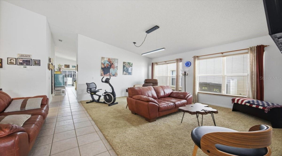 DAVENPORT, Florida 33897, 4 Bedrooms Bedrooms, ,3 BathroomsBathrooms,Residential,For Sale,LOCKBREEZE,0,MFRTB8516176