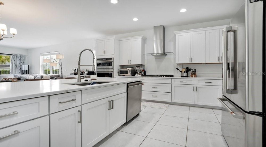 REUNION, Florida 34747, 5 Bedrooms Bedrooms, ,5 BathroomsBathrooms,Residential,For Sale,SPARKLING,0,MFRO6414491