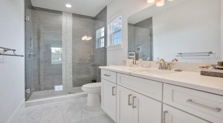 REUNION, Florida 34747, 5 Bedrooms Bedrooms, ,5 BathroomsBathrooms,Residential,For Sale,SPARKLING,0,MFRO6414491
