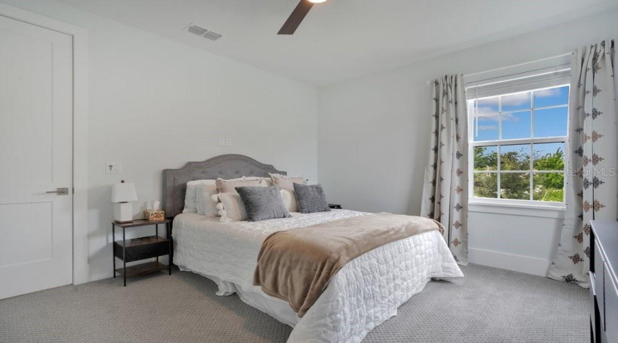 REUNION, Florida 34747, 5 Bedrooms Bedrooms, ,5 BathroomsBathrooms,Residential,For Sale,SPARKLING,0,MFRO6414491