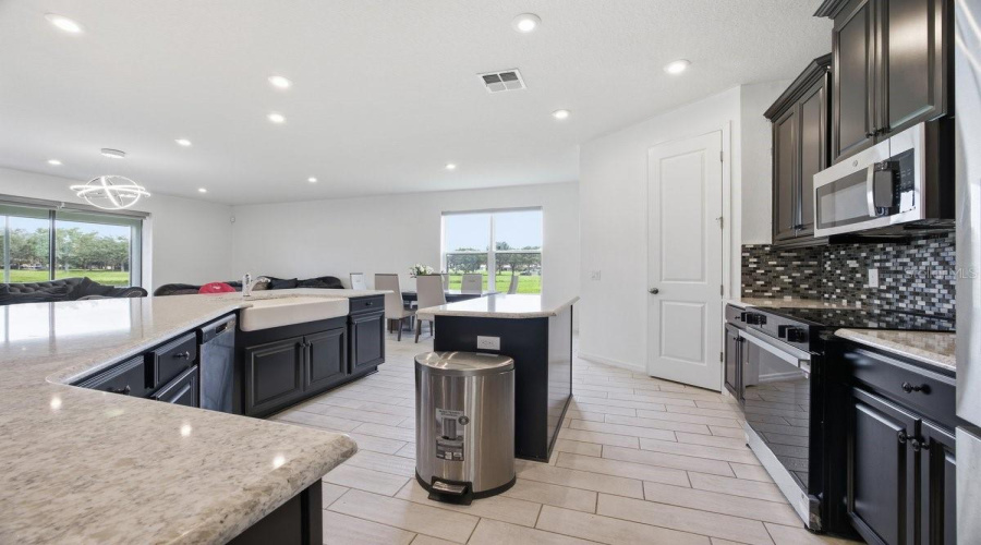 KISSIMMEE, Florida 34746, 4 Bedrooms Bedrooms, ,3 BathroomsBathrooms,Residential,For Sale,SWEETGRASS,0,MFRO6414490