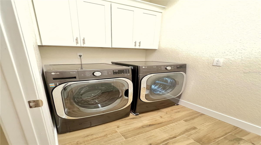 DAVENPORT, Florida 33897, 4 Bedrooms Bedrooms, ,3 BathroomsBathrooms,Residential,For Sale,BIRKDALE,0,MFRO6414597