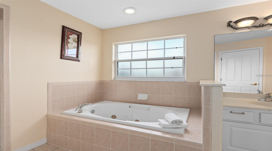 DAVENPORT, Florida 33897, 5 Bedrooms Bedrooms, ,7 BathroomsBathrooms,Residential,For Sale,VISTA,0,MFRO6414280