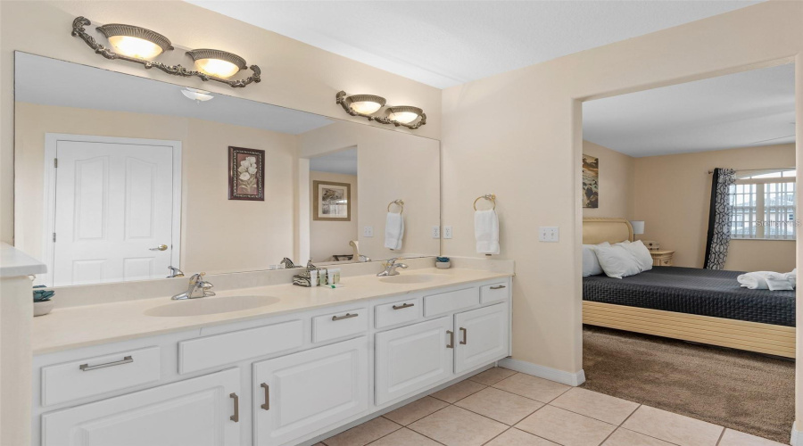 DAVENPORT, Florida 33897, 5 Bedrooms Bedrooms, ,7 BathroomsBathrooms,Residential,For Sale,VISTA,0,MFRO6414280