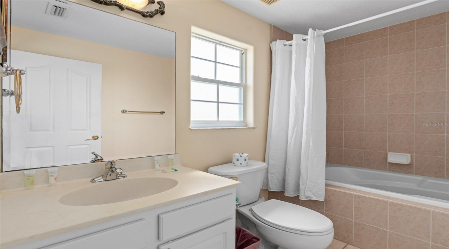 DAVENPORT, Florida 33897, 5 Bedrooms Bedrooms, ,7 BathroomsBathrooms,Residential,For Sale,VISTA,0,MFRO6414280