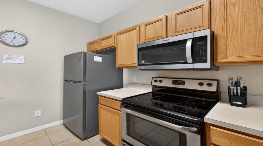Another view of the kitchen.