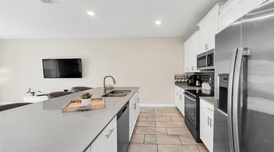 DAVENPORT, Florida 33896, 4 Bedrooms Bedrooms, ,3 BathroomsBathrooms,Residential,For Sale,PLUNKER,0,MFRO6414406