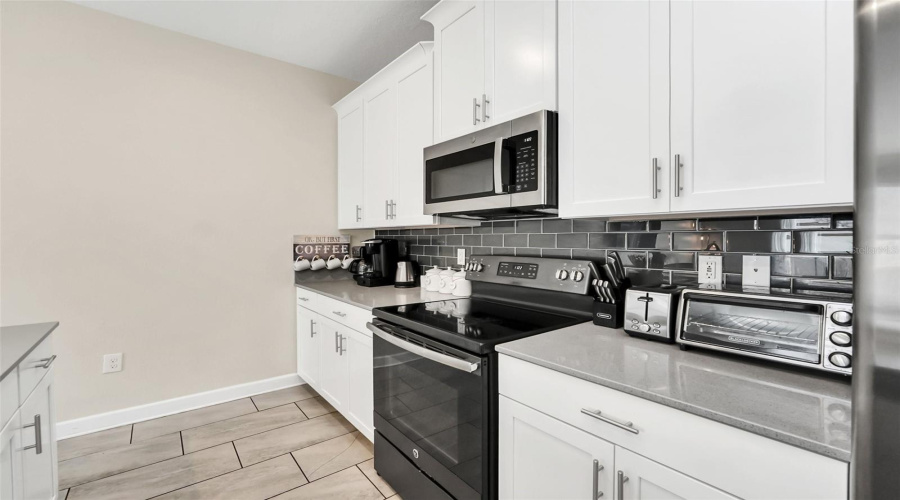 DAVENPORT, Florida 33896, 4 Bedrooms Bedrooms, ,3 BathroomsBathrooms,Residential,For Sale,PLUNKER,0,MFRO6414406