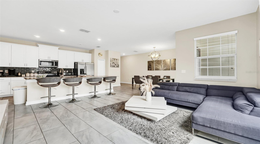DAVENPORT, Florida 33896, 4 Bedrooms Bedrooms, ,3 BathroomsBathrooms,Residential,For Sale,PLUNKER,0,MFRO6414406