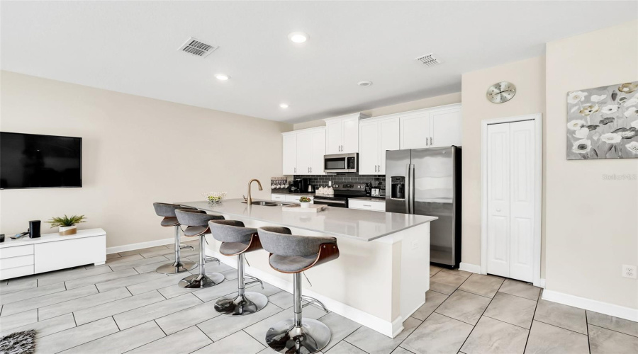 DAVENPORT, Florida 33896, 4 Bedrooms Bedrooms, ,3 BathroomsBathrooms,Residential,For Sale,PLUNKER,0,MFRO6414406