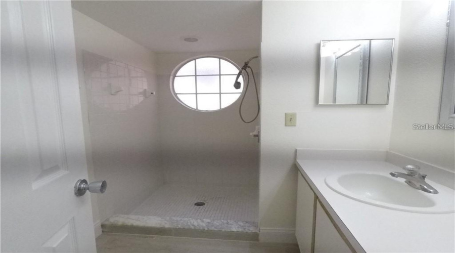KISSIMMEE, Florida 34746, 3 Bedrooms Bedrooms, ,2 BathroomsBathrooms,Residential,For Sale,ROYAL BAY,0,MFRS5151472