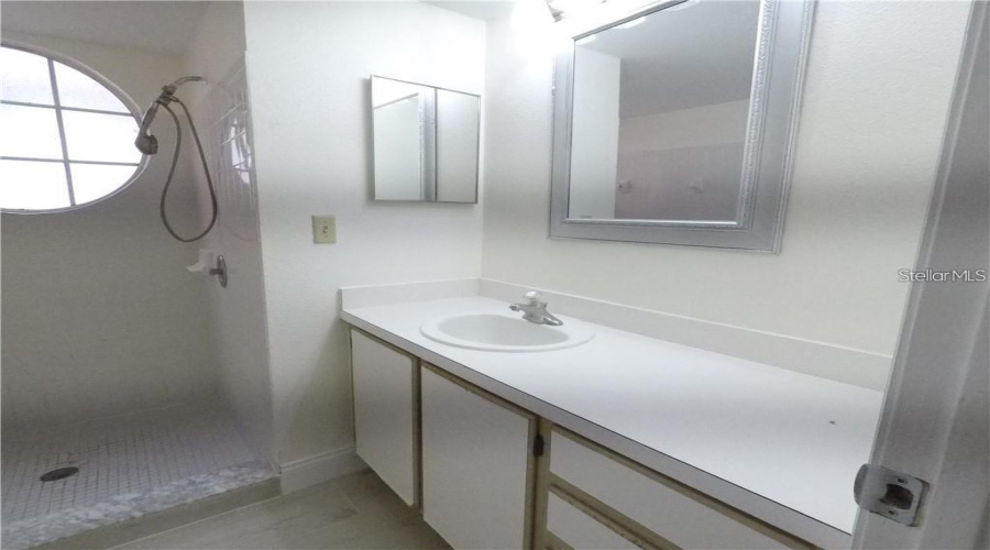 KISSIMMEE, Florida 34746, 3 Bedrooms Bedrooms, ,2 BathroomsBathrooms,Residential,For Sale,ROYAL BAY,0,MFRS5151472