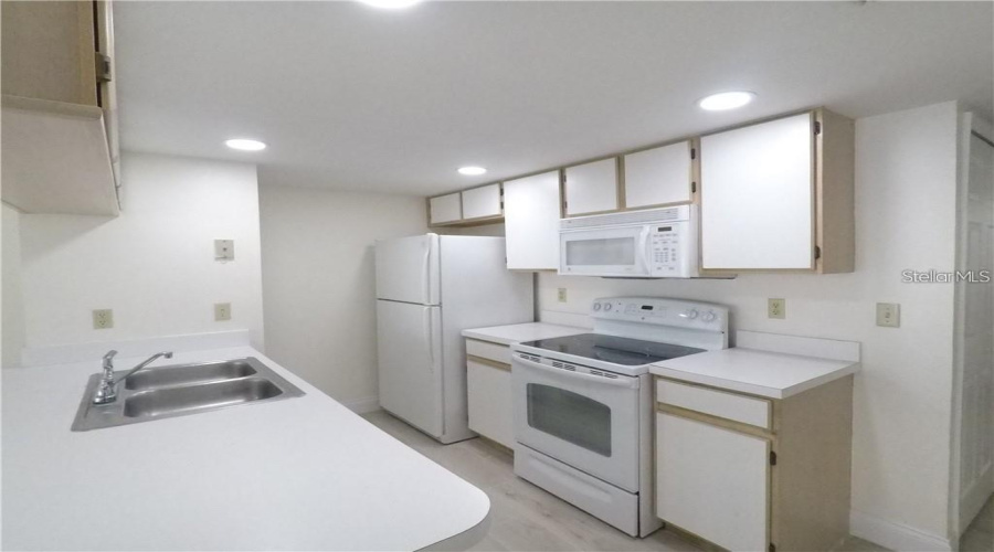 KISSIMMEE, Florida 34746, 3 Bedrooms Bedrooms, ,2 BathroomsBathrooms,Residential,For Sale,ROYAL BAY,0,MFRS5151472