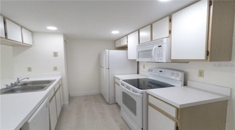 KISSIMMEE, Florida 34746, 3 Bedrooms Bedrooms, ,2 BathroomsBathrooms,Residential,For Sale,ROYAL BAY,0,MFRS5151472