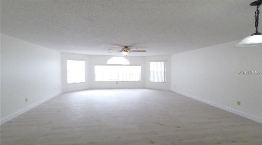 KISSIMMEE, Florida 34746, 3 Bedrooms Bedrooms, ,2 BathroomsBathrooms,Residential,For Sale,ROYAL BAY,0,MFRS5151472