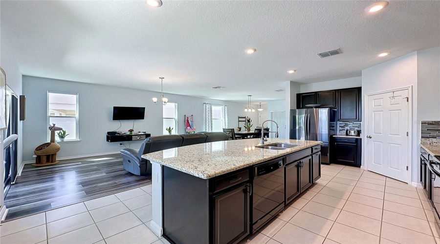 DAVENPORT, Florida 33896, 3 Bedrooms Bedrooms, ,2 BathroomsBathrooms,Residential,For Sale,ABERDEEN ST,0,MFRS5151089