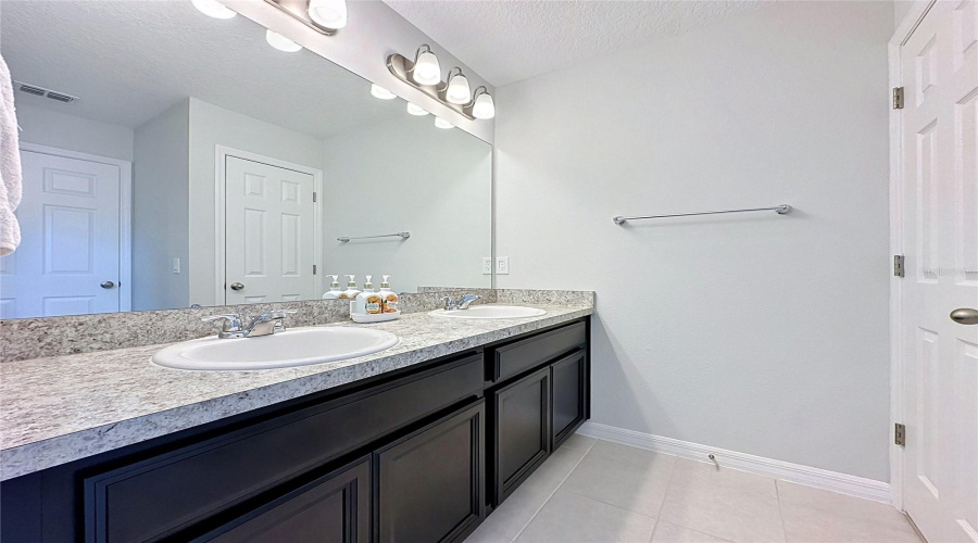 DAVENPORT, Florida 33896, 3 Bedrooms Bedrooms, ,2 BathroomsBathrooms,Residential,For Sale,ABERDEEN ST,0,MFRS5151089