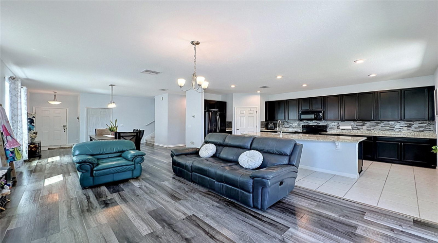 DAVENPORT, Florida 33896, 3 Bedrooms Bedrooms, ,2 BathroomsBathrooms,Residential,For Sale,ABERDEEN ST,0,MFRS5151089