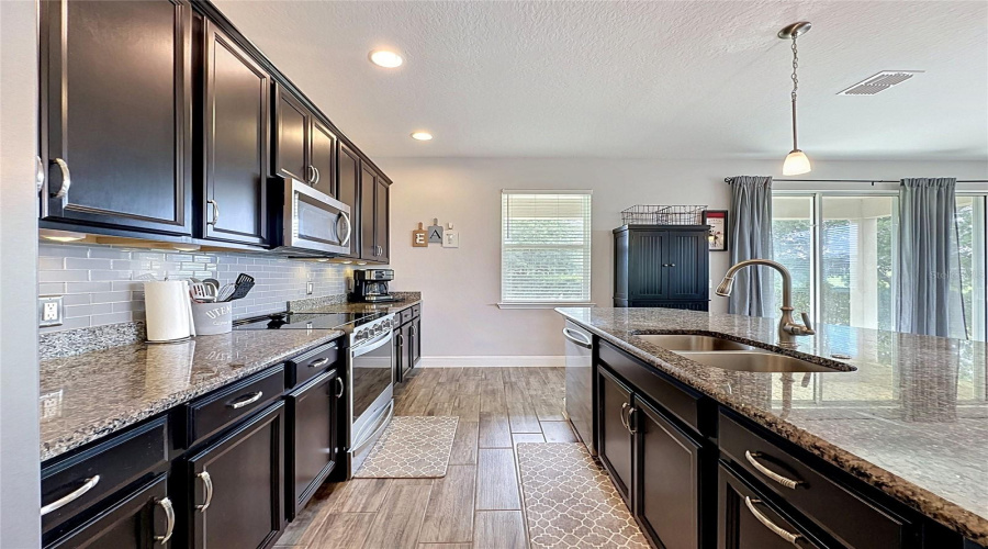 DAVENPORT, Florida 33896, 4 Bedrooms Bedrooms, ,3 BathroomsBathrooms,Residential,For Sale,ABERDEEN,0,MFRS5151094