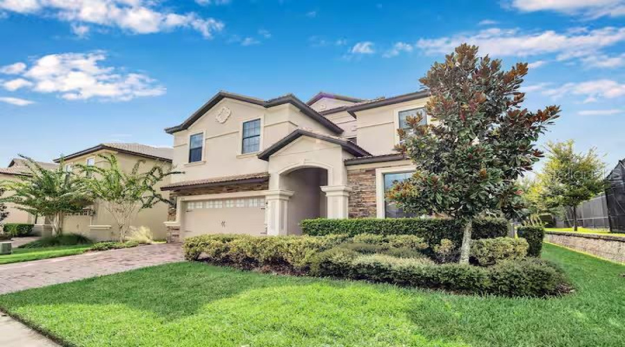 DAVENPORT, Florida 33896, 8 Bedrooms Bedrooms, ,5 BathroomsBathrooms,Residential,For Sale,BELLE TERRE,0,MFRTB8516738