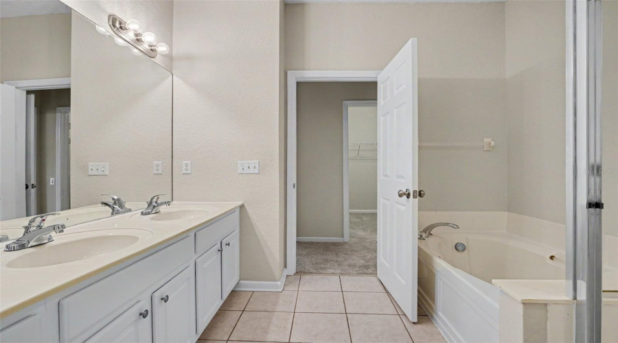 KISSIMMEE, Florida 34746, 3 Bedrooms Bedrooms, ,2 BathroomsBathrooms,Residential,For Sale,GRANGER,0,MFRO6413686