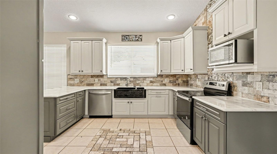KISSIMMEE, Florida 34746, 3 Bedrooms Bedrooms, ,2 BathroomsBathrooms,Residential,For Sale,GRANGER,0,MFRO6413686